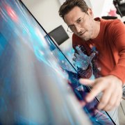 信息科技公司深耕本地市场，产品服务持续优化